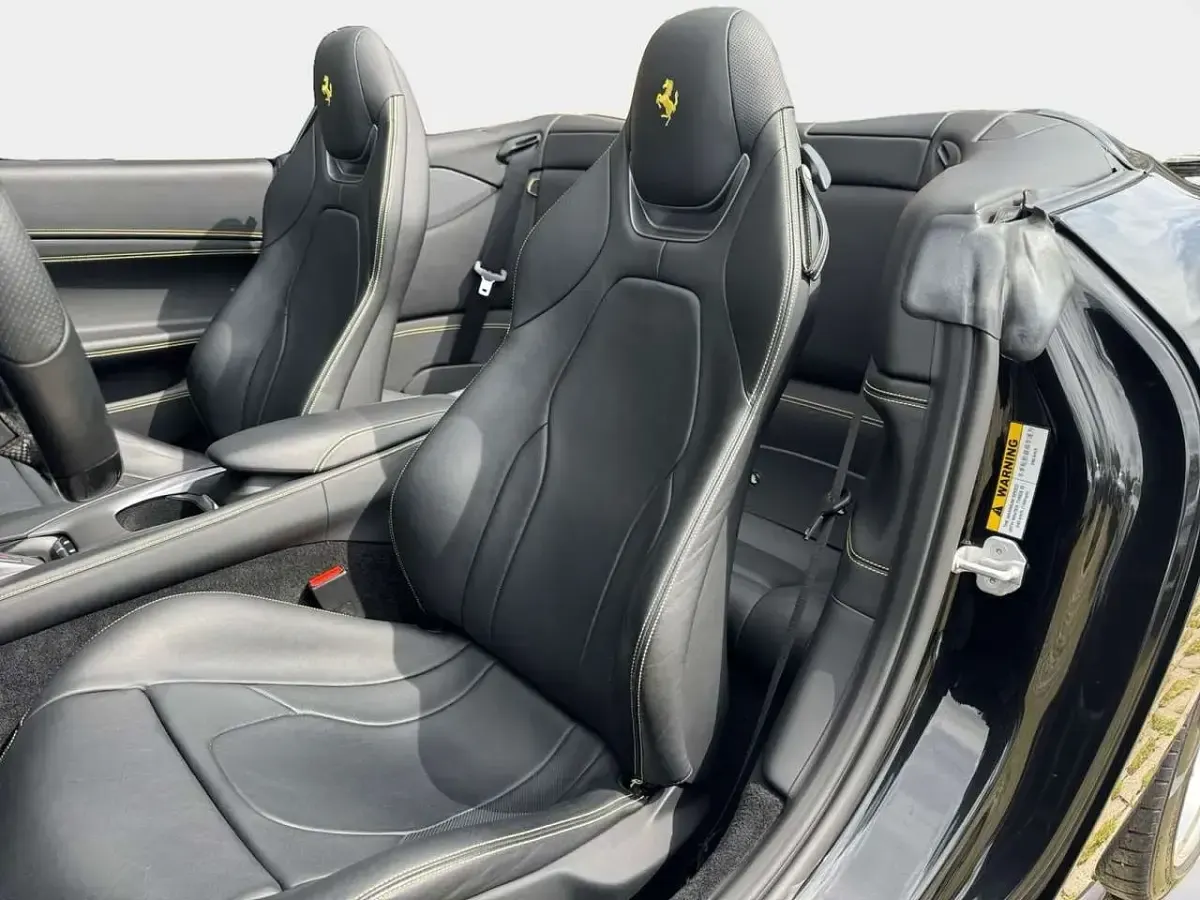 Usata Ferrari Portofino 600 CV (441 kW) 2020 Nero Cabrio