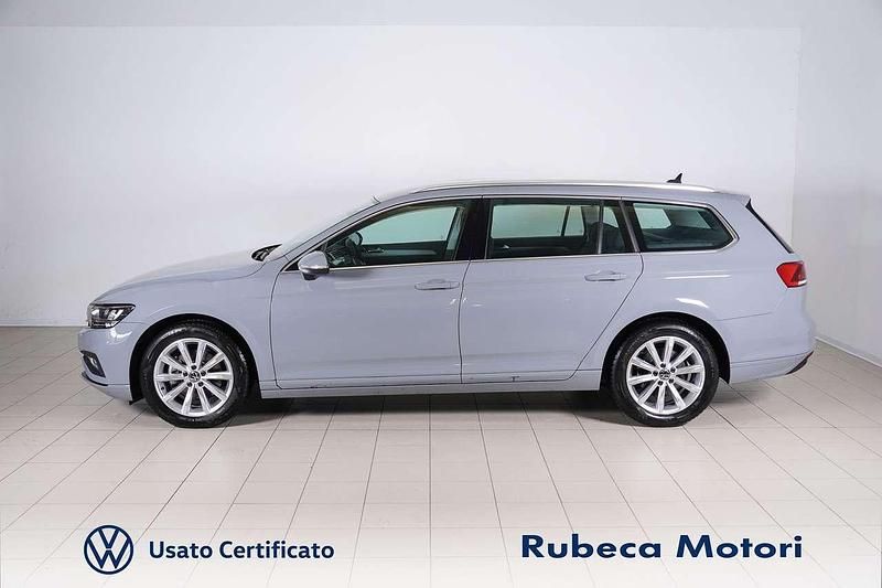Usata VW Passat Business 150 CV (110 kW) 2023 Grigio Station wagon