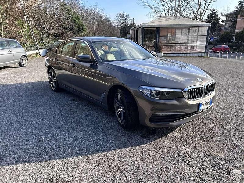 Usata BMW 530e Comfort Edition 252 CV (185 kW) 2018 Argento Berlina