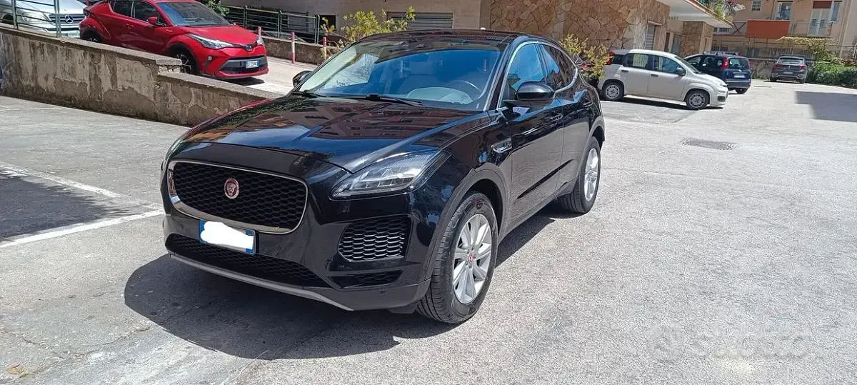 Usata Jaguar E-Pace 160 CV (117 kW) 2019 Nero SUV