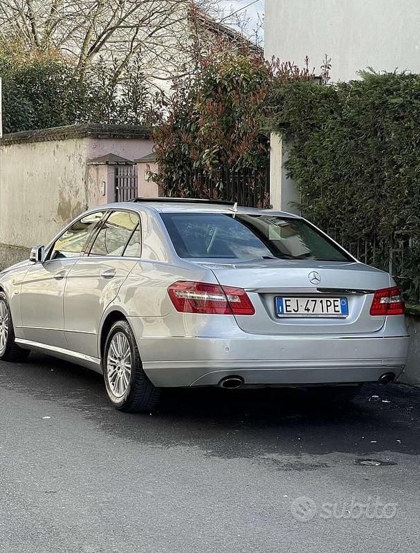Usata Mercedes E350 Elegance 265 CV (194 kW) 2011 Grigio Berlina