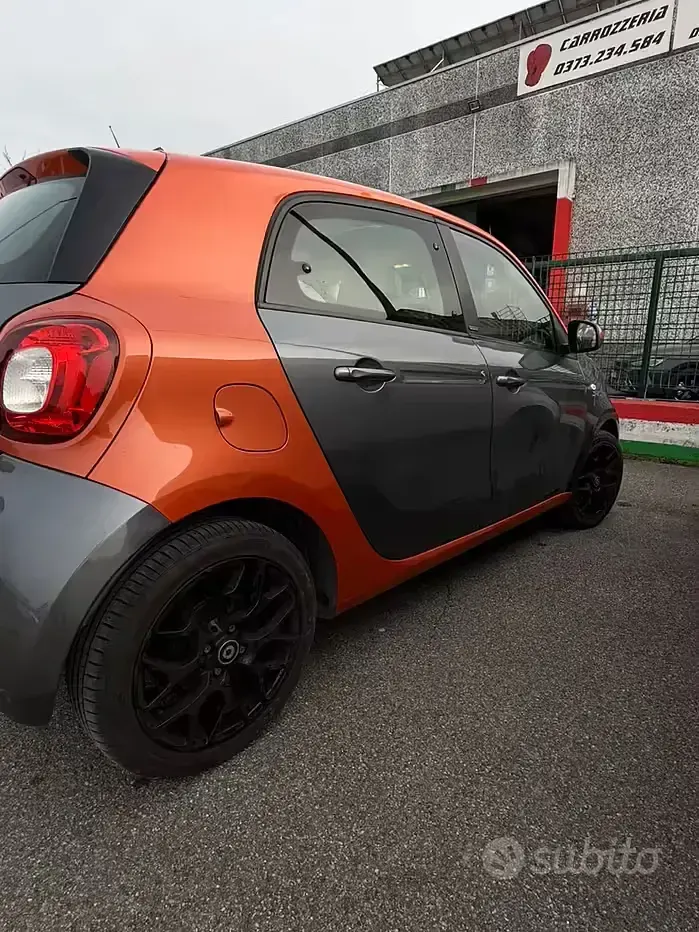Usata Smart ForFour 71 CV (52 kW) 2014 Grigio Utilitaria