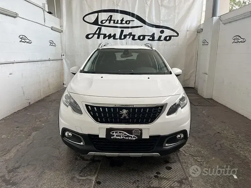 Usata Peugeot 2008 S 120 CV (88 kW) 2017 Bianco SUV