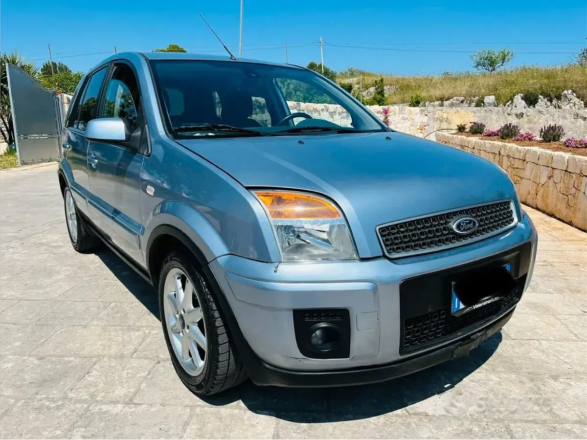 Usata Ford Fusion 80 CV (58 kW) 2006 Blu Utilitaria