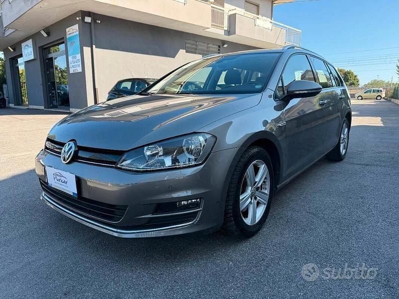 Usata VW Golf VII Highline 110 CV (80 kW) 2015 Grigio Station wagon