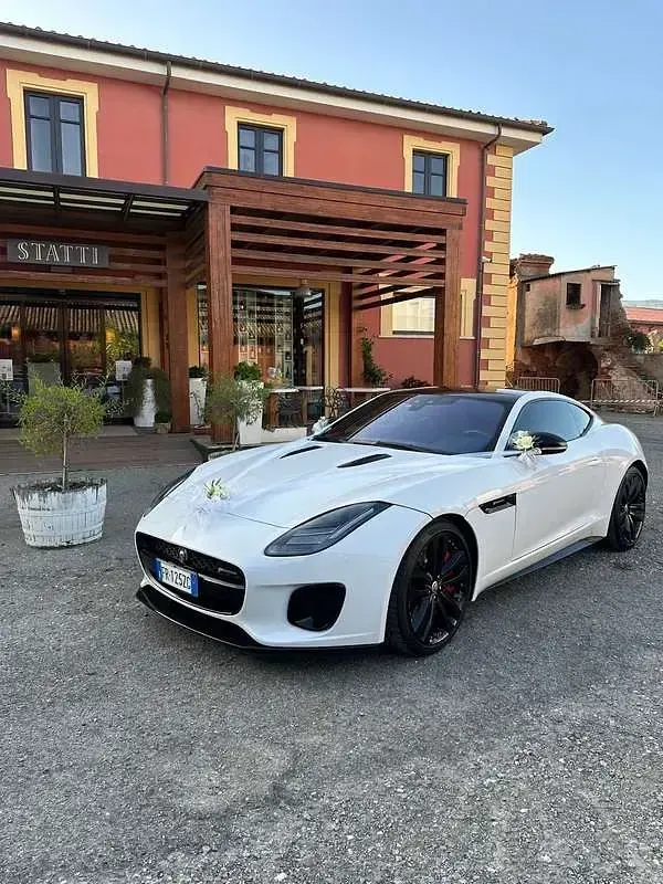 Usata Jaguar F-Type R-Dynamic 300 CV (220 kW) 2019 Bianco Coupé