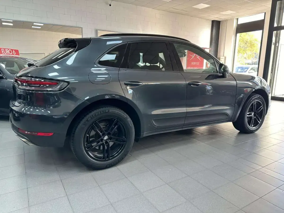 Usata Porsche Macan 245 CV (180 kW) 2019 Grigio metallizzato SUV