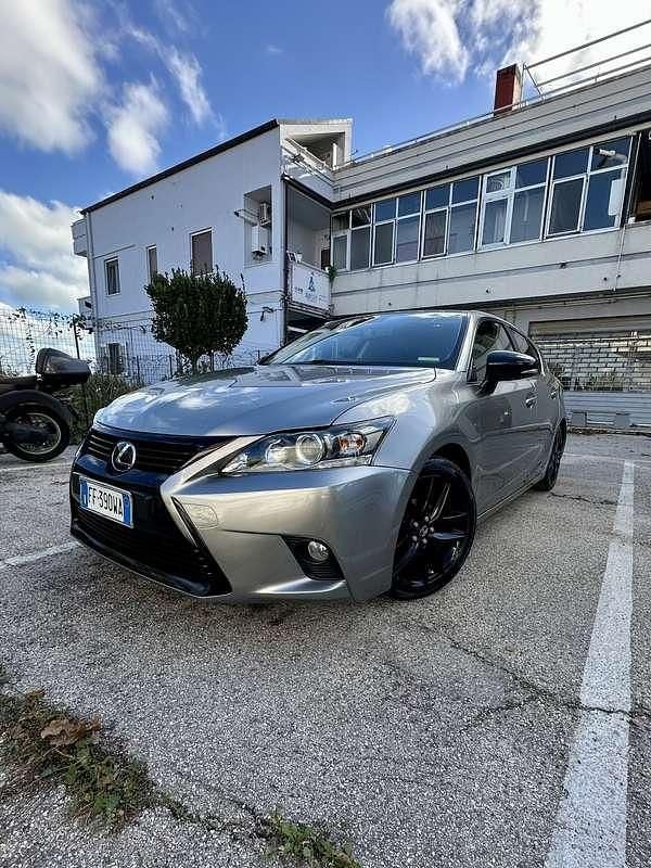 Usata 2017 Lexus CT200h Tre volumi | 13.900 € (Buon prezzo) - Immagine 1/4