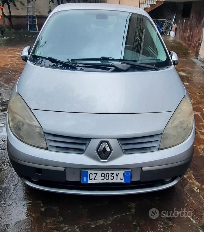 Usata Renault Scénic II 105 CV (77 kW) 2006 Grigio Monovolume