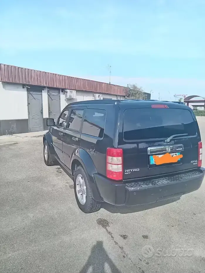Usata Dodge Nitro 177 CV (130 kW) 2007 Nero SUV