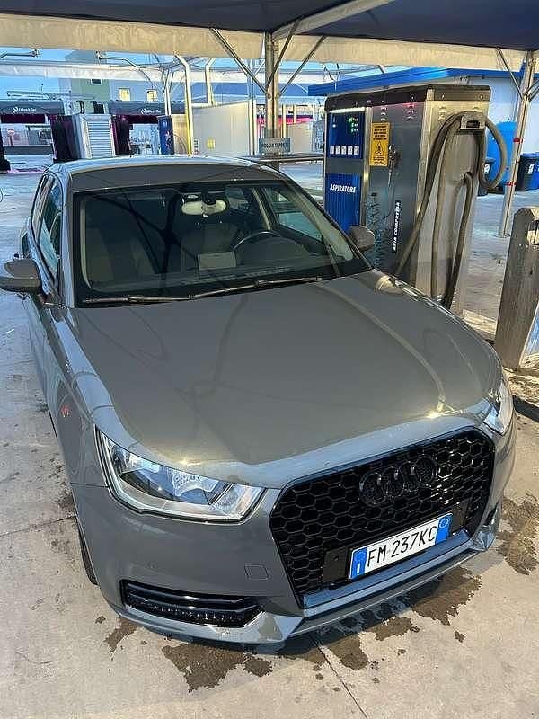 Usata Audi A1 Sportback Ambiente 90 CV (66 kW) 2016 Grigio Utilitaria
