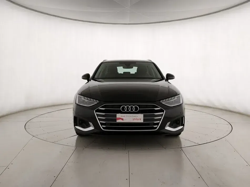 Käytetty Audi A4 Advanced Plus 163 HP (119 kW) 2024 Musta Farmari