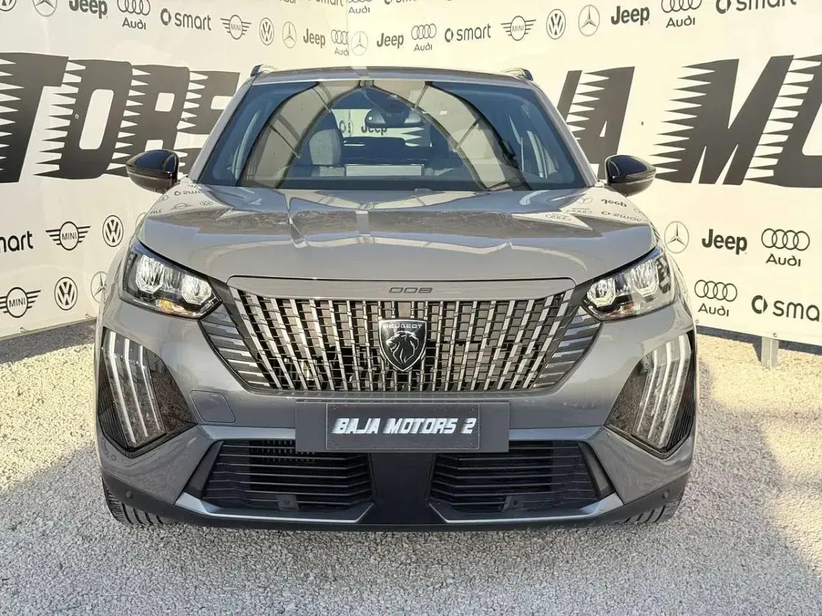 Usata Peugeot 2008 Allure 101 CV (74 kW) 2024 Grigio SUV