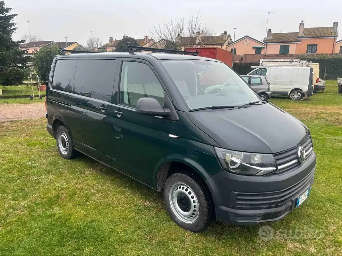 Usata VW T6 102 CV (75 kW) 2016 Verde Furgone