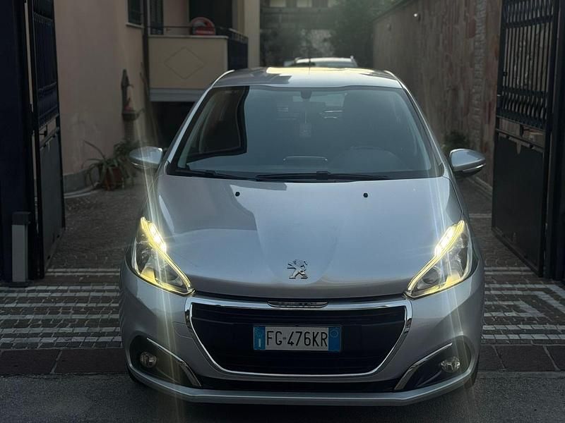 Usata Peugeot 208 Allure 81 CV (59 kW) 2017 Grigio Utilitaria