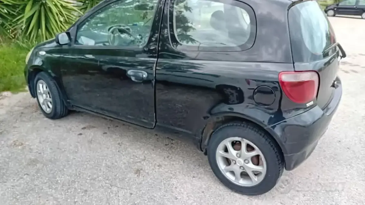 Usata Toyota Yaris 2000 Nero Utilitaria