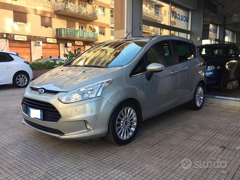 Grigio Usata 2013 Ford B-MAX Titanium Monovolume | 5800 € (Ottimo prezzo) - Immagine 1/4