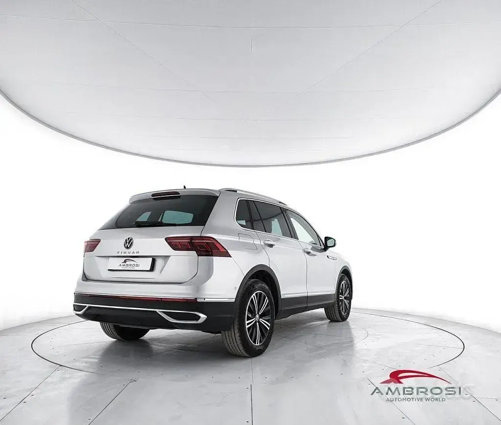 Usata VW Tiguan Elegance 150 CV (110 kW) 2024 Grigio SUV
