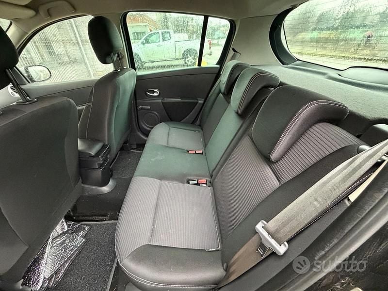 Usata Renault Clio IV Dynamique 75 CV (55 kW) 2012 Nero Berlina