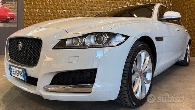 Usata Jaguar XF Prestige 180 CV (132 kW) 2017 Bianco Berlina