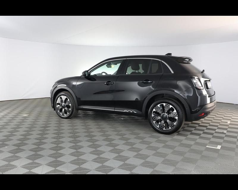 Usata Fiat 600 La Prima 101 CV (74 kW) 2025 Nero / pastello SUV