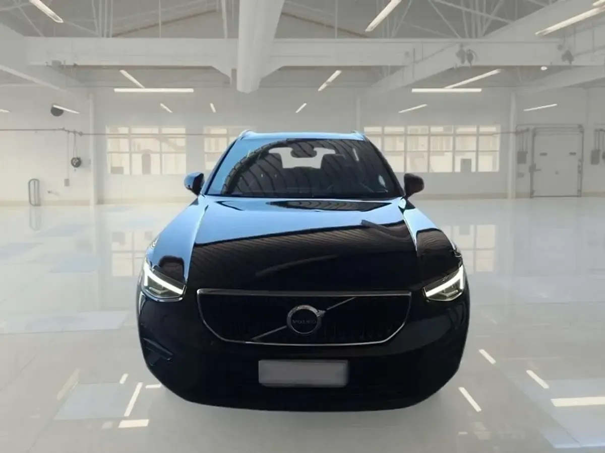 Usata Volvo XC40 Core 163 CV (119 kW) 2023 Nero SUV