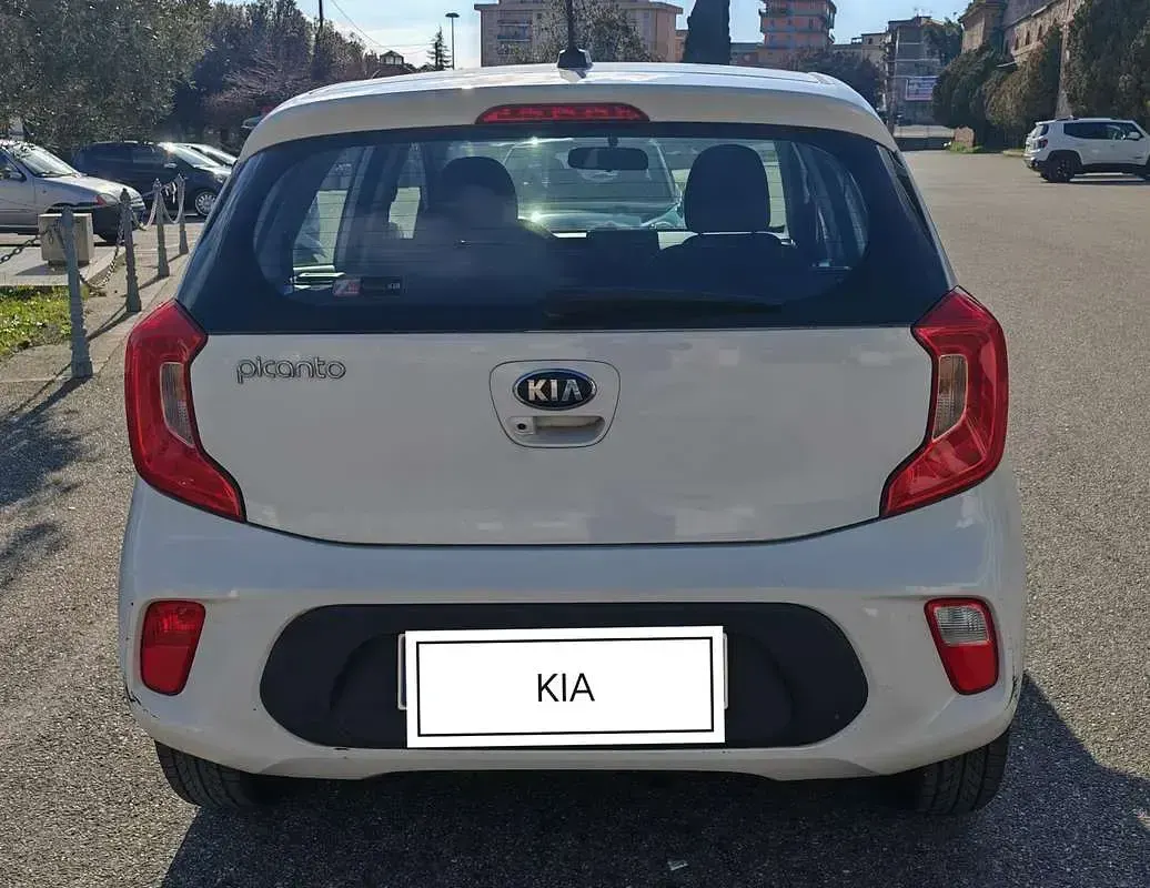 Usata Kia Picanto 67 CV (49 kW) 2017 Utilitaria
