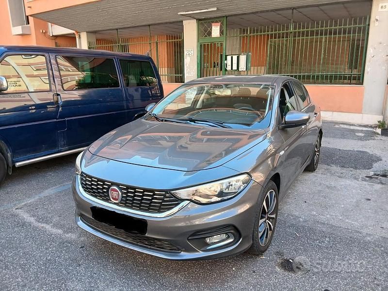 Usata Fiat Tipo Opening Edition 120 CV (88 kW) 2016 Grigio Berlina