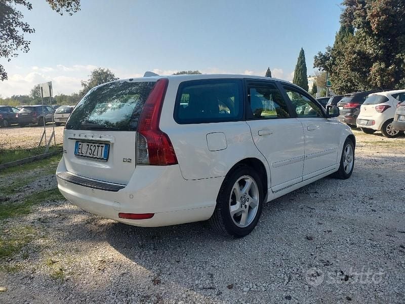 Usata Volvo V50 Plus 114 CV (83 kW) 2012 Bianco Station wagon