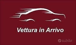 Usata Mercedes GLB200 Business 149 CV (109 kW) 2021 Bianco SUV