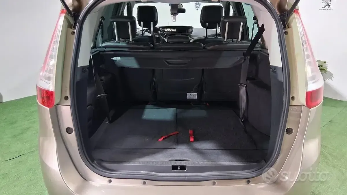 Usata Renault Scenic E-Tech 110 CV (80 kW) 2013 Marrone Utilitaria