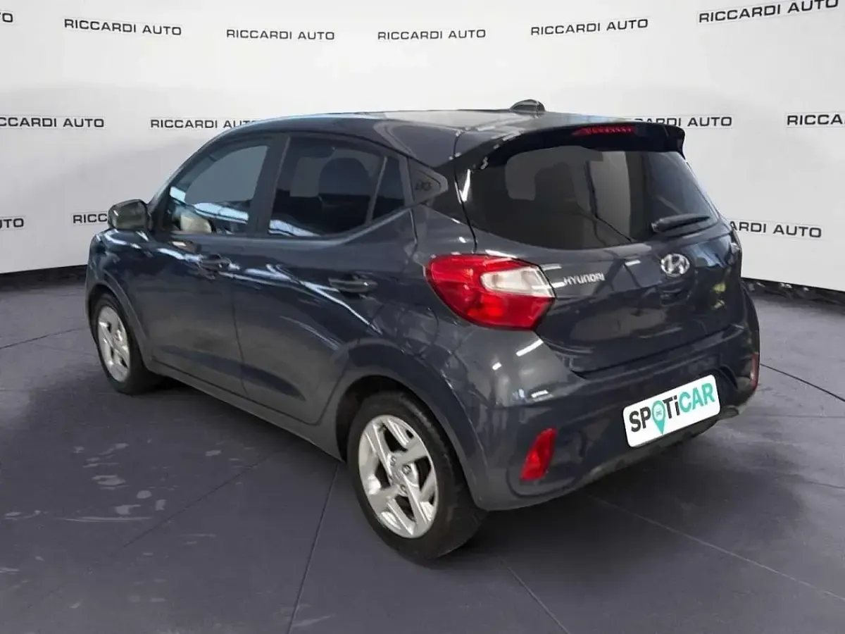 Usata Hyundai i10 67 CV (49 kW) 2022 Blu Utilitaria