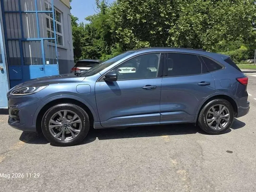 Usata Ford Kuga ST-Line X 152 CV (111 kW) 2023 Blu/azzurro SUV