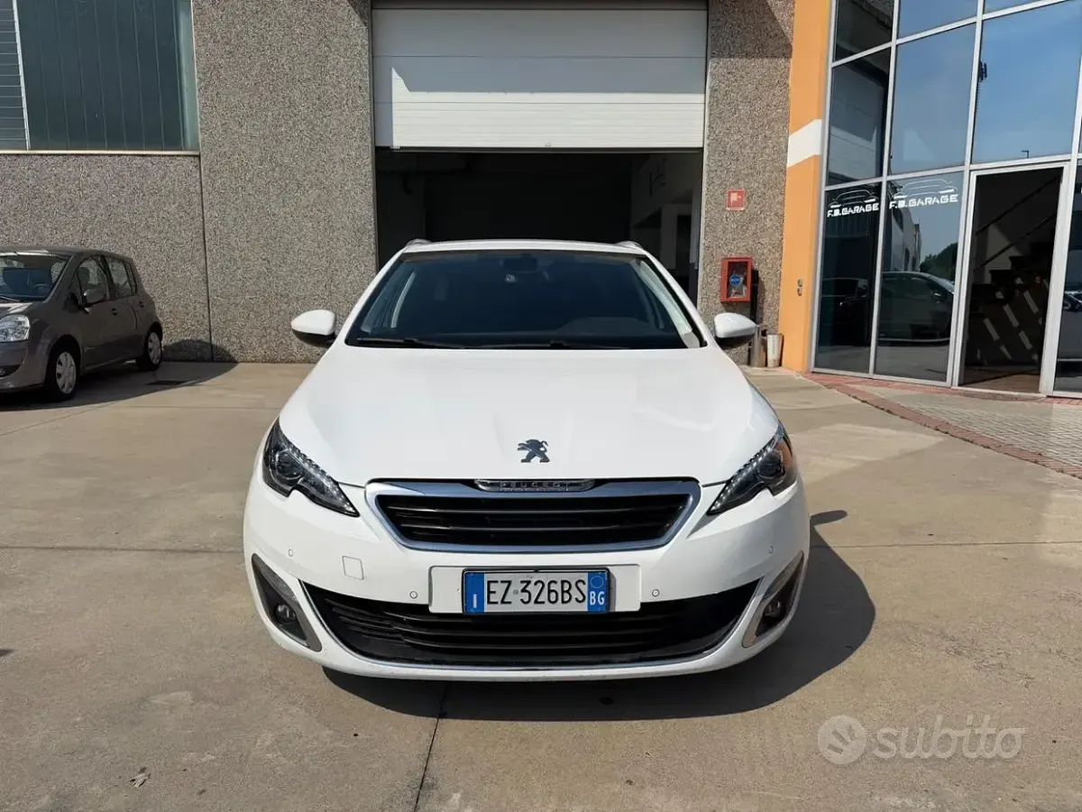 Usata Peugeot 308 Allure 120 CV (88 kW) 2015 Bianco Station wagon