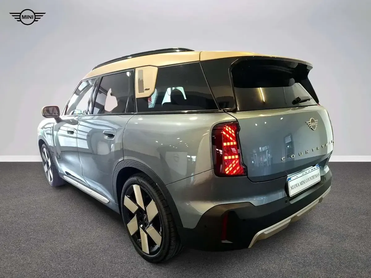 Usata Mini Countryman Favoured 225 kW (306 CV) 2025 Verde SUV