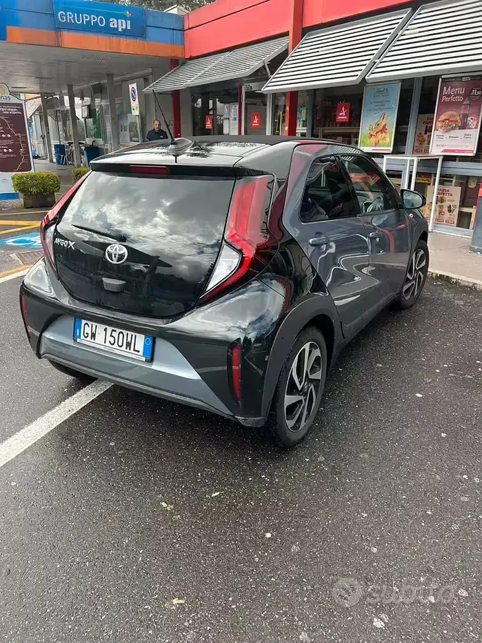 Usata Toyota Aygo X Trend 72 CV (52 kW) 2024 Grigio SUV