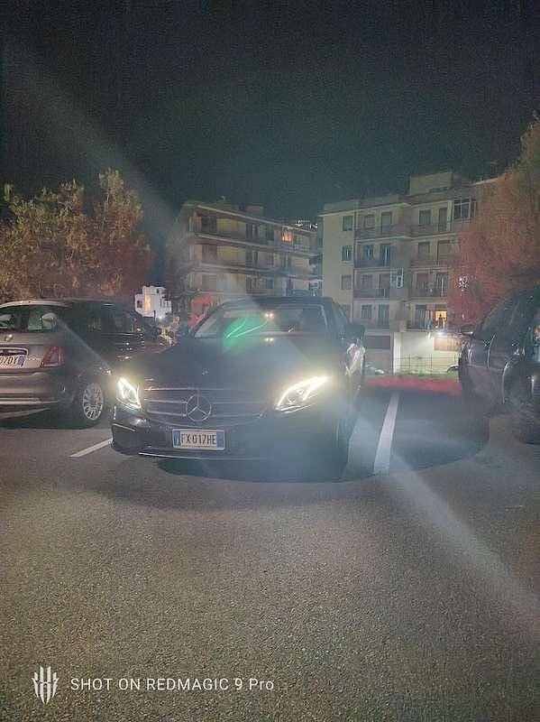 Usata Mercedes E200 Business 160 CV (117 kW) 2019 Blu/azzurro Berlina