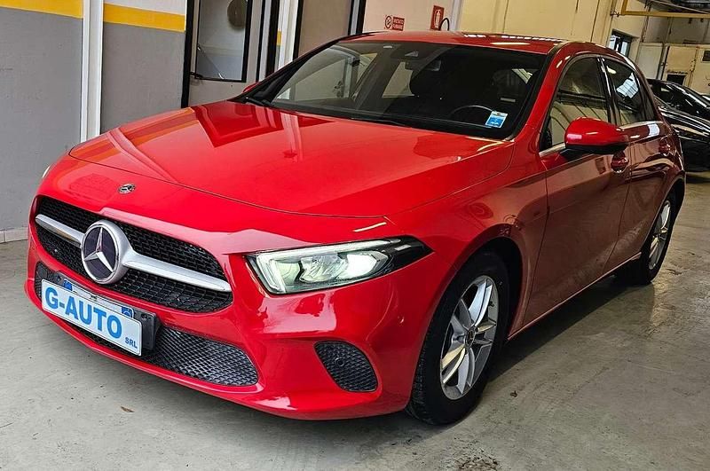 Rosso Usata 2019 Mercedes A180 Premium Tre volumi | 17.200 € (Super prezzo) - Immagine 1/4