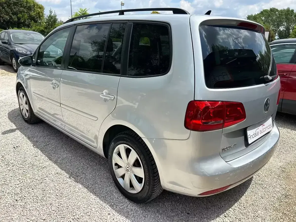 Usata VW Touran Comfortline 105 CV (77 kW) 2015 Argento Monovolume