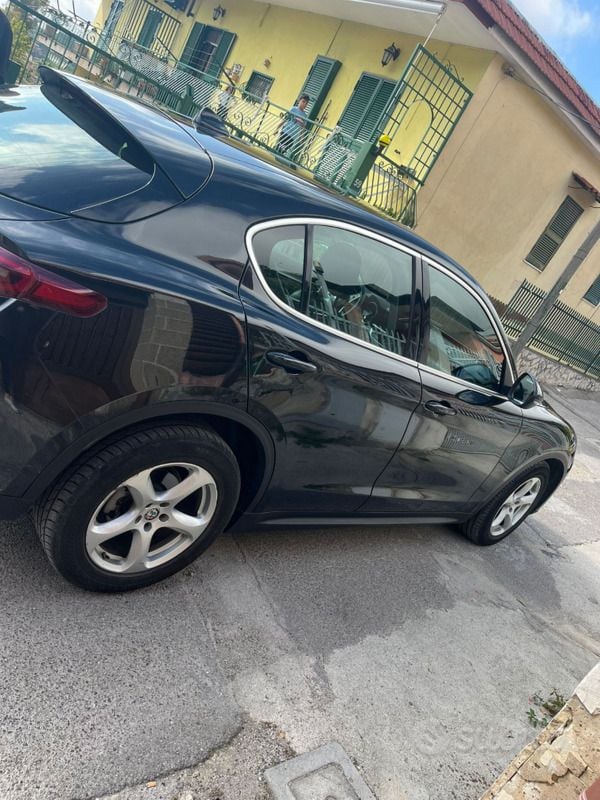 Usata 2017 Alfa Romeo Stelvio SUV | 17.000 € (Super prezzo) - Immagine 1/4