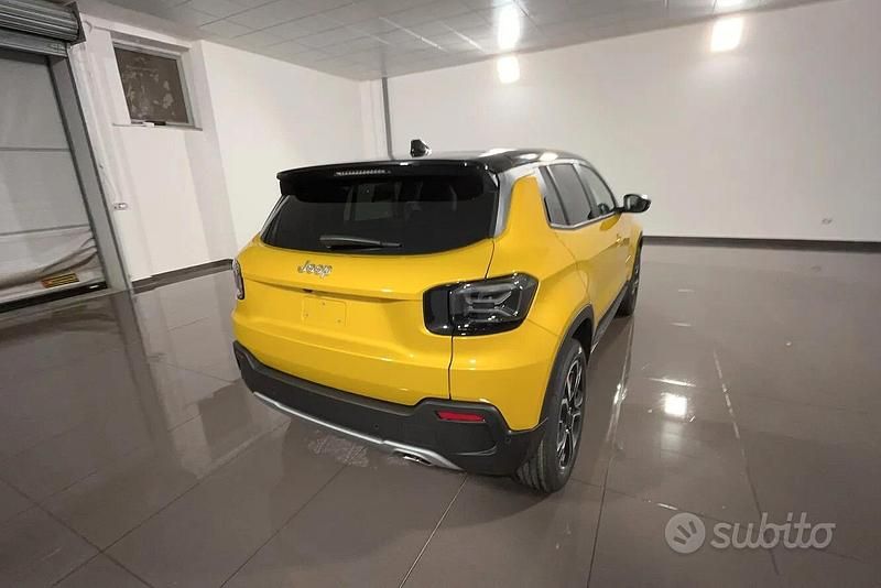 Nuova Jeep Avenger Summit 100 CV (73 kW) 2025 Giallo SUV