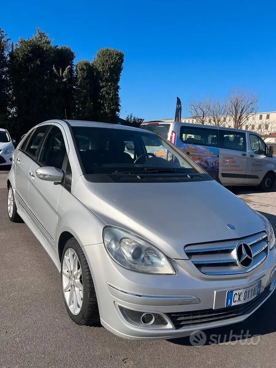 Usata Mercedes B200 140 CV (102 kW) 2005 Nero Monovolume