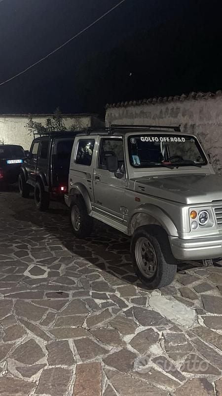 Begagnad Suzuki Samurai 69 HK (50 kW) 2000 Grå SUV