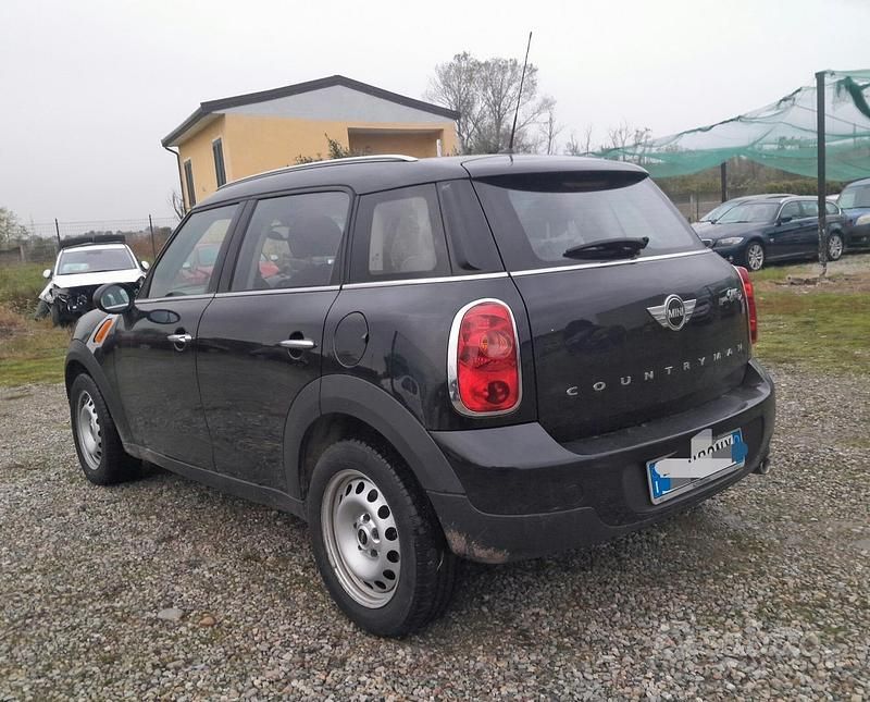 Usata Mini One Countryman Business 90 CV (66 kW) 2016 Verde SUV