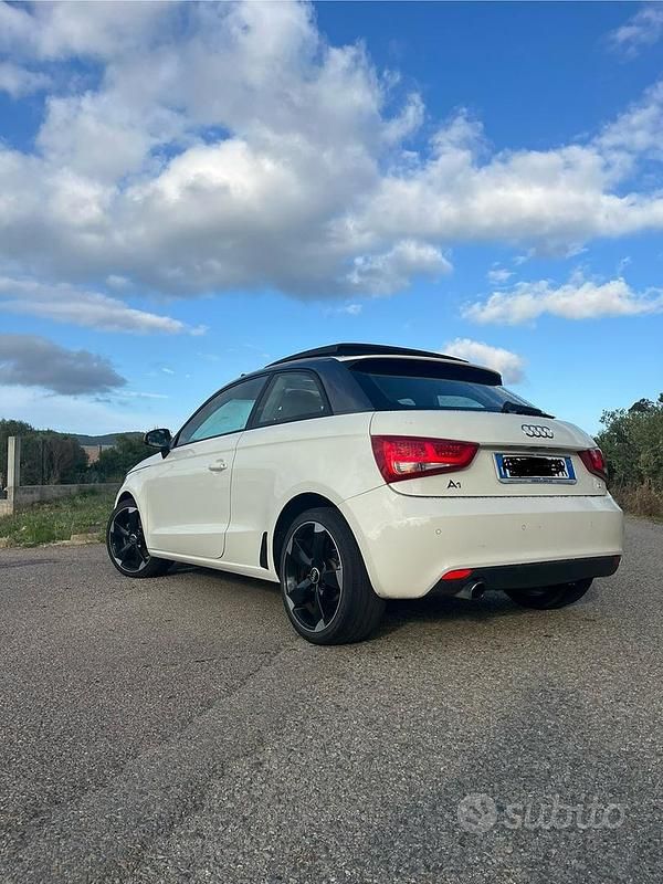 Usata Audi A1 Attraction 105 CV (77 kW) 2011 Bianco Berlina