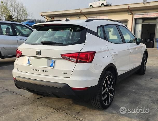 Begagnad Seat Arona Reference 110 HK (80 kW) 2021 Vit SUV