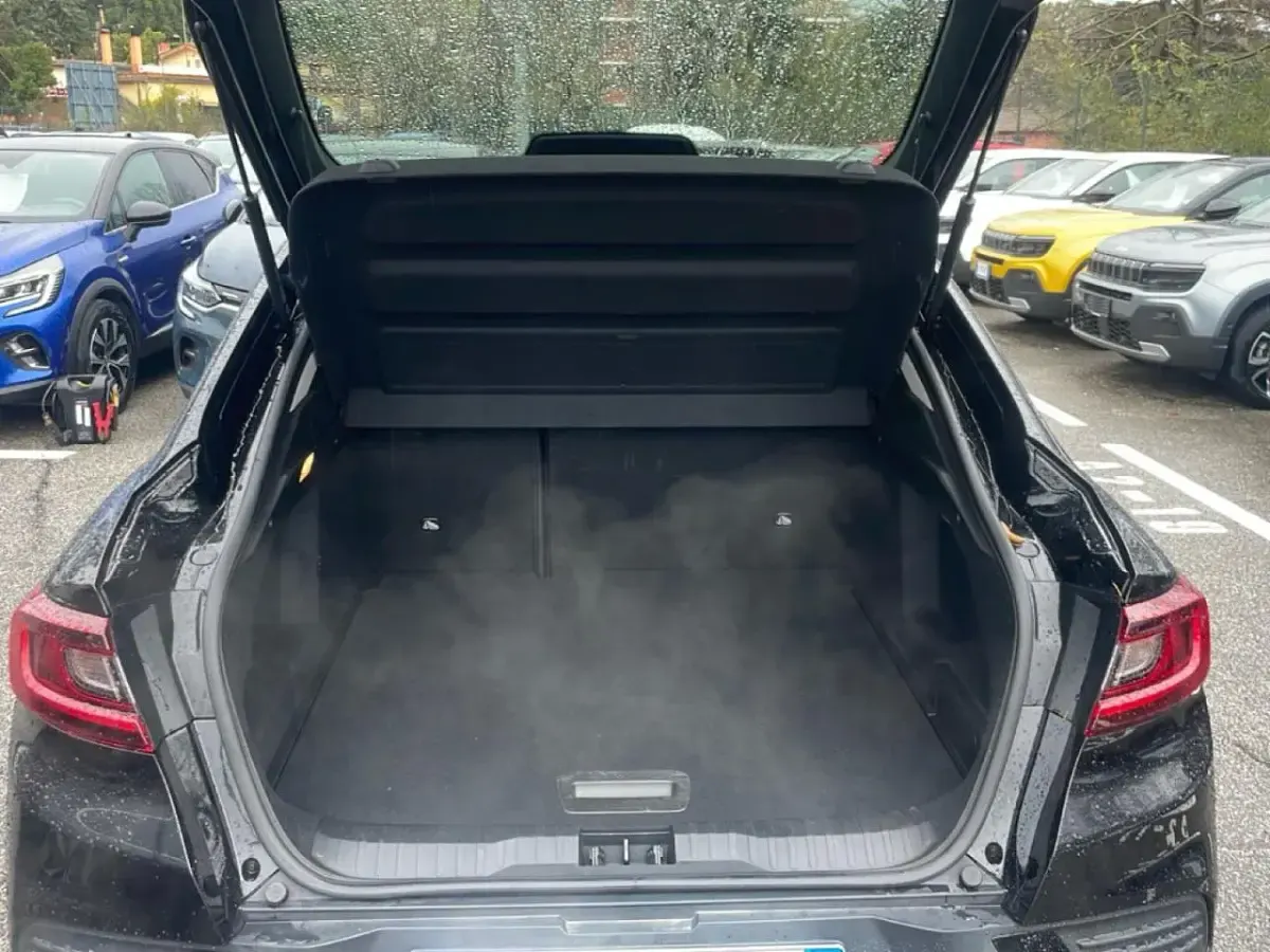 Usata Renault Clio Techno 145 CV (106 kW) 2023 Nero Utilitaria