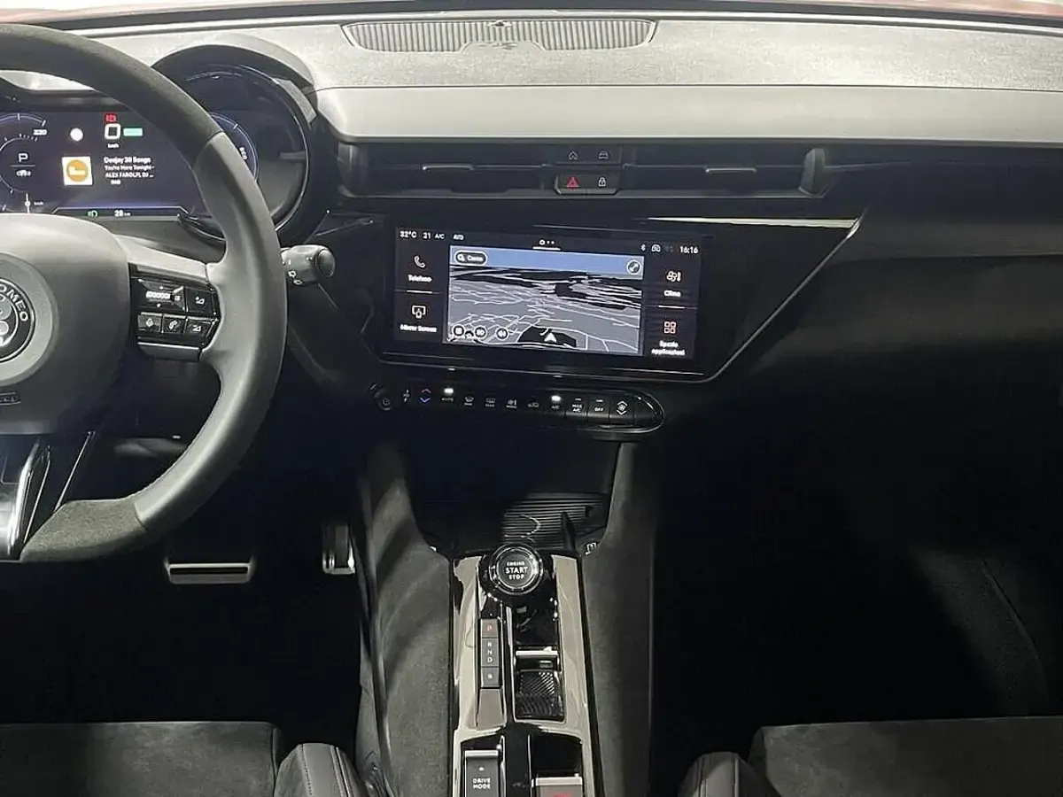 Usata Alfa Romeo Junior Edizione Speciale 114 kW (156 CV) 2024 Rosso SUV