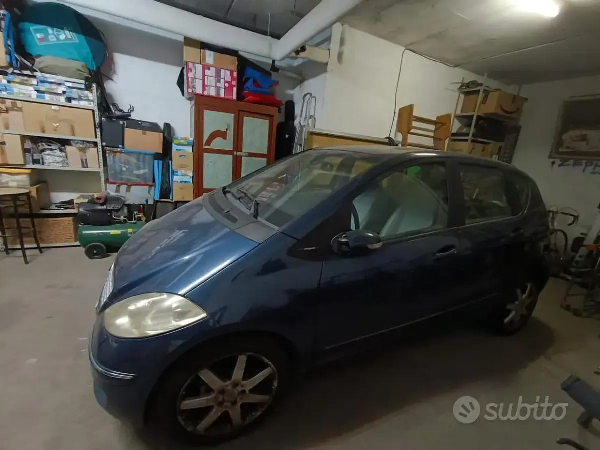 Usata Mercedes A200 Elegance 140 CV (102 kW) 2004 Blu Berlina