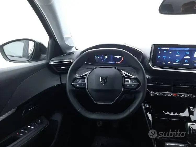 Usata Peugeot 208 Allure 101 CV (74 kW) 2025 Grigio Utilitaria